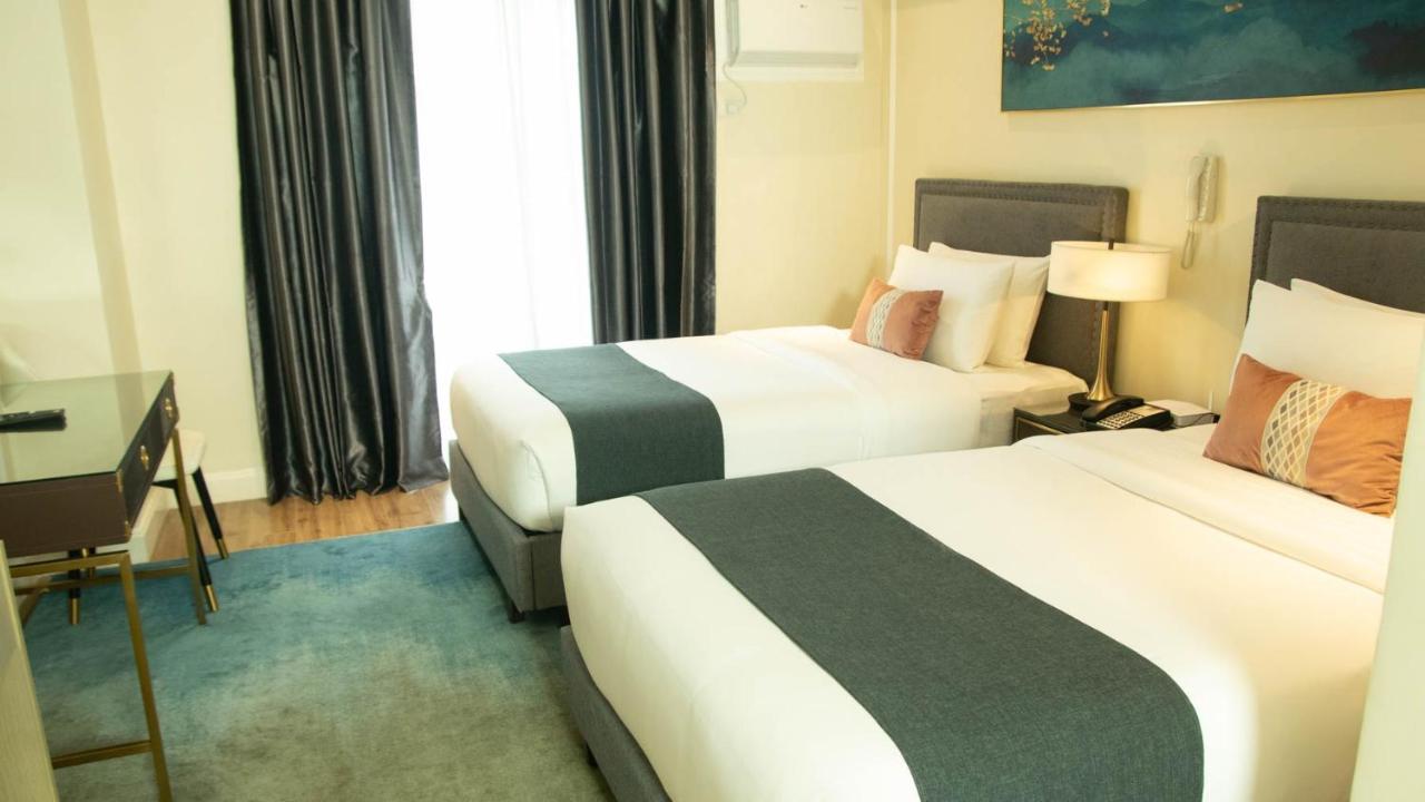 Noble Cebu Hotel Buitenkant foto